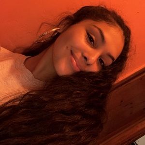 Meet your Posher, Isabella